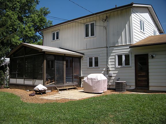 2nd image of 1447 Fowler Dr