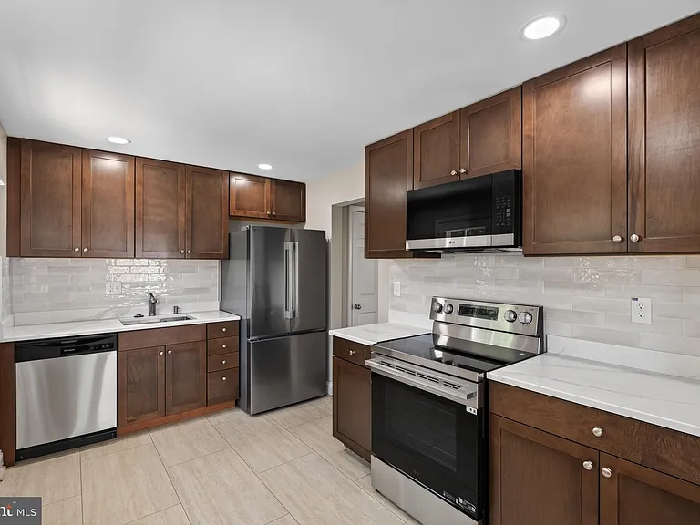 7216 Carol Ln — Photo 14