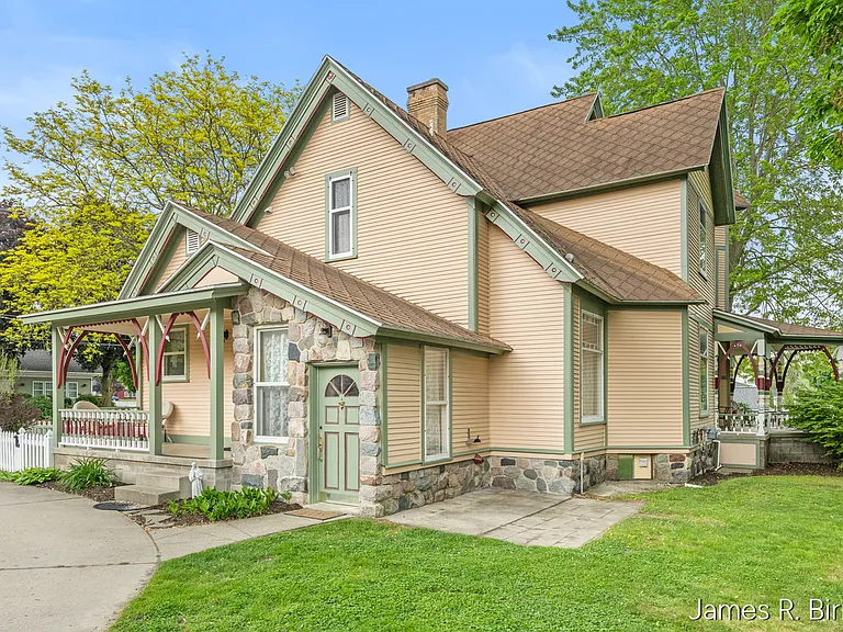529 Avery St — Photo 38