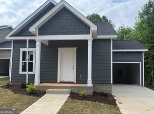 200 Lenox Cir, Lagrange, GA 30241