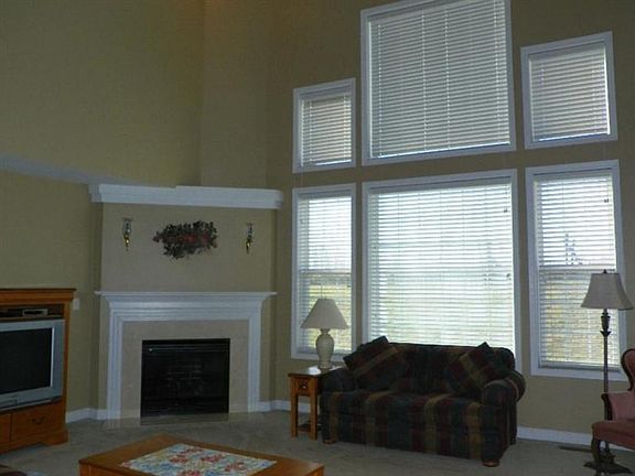3rd image of 3924 Buckhill Dr