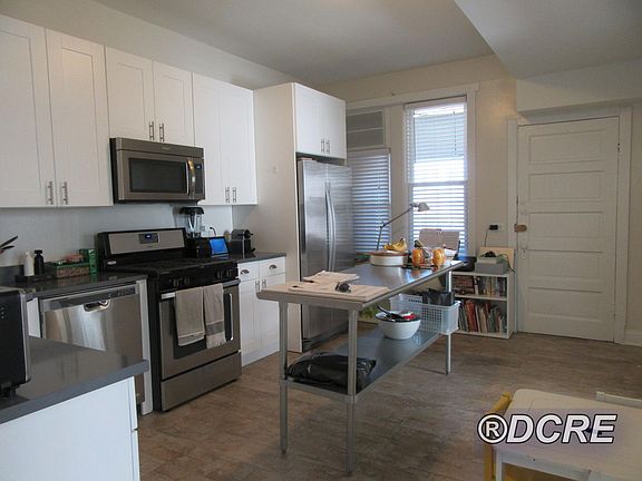 2nd image of 2061 N Hoyne Ave #3F
