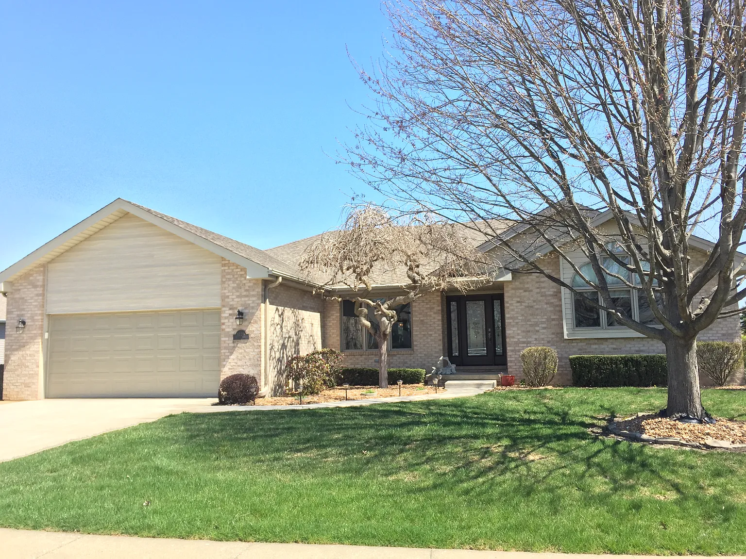 1228 Vantage Ln photo 1