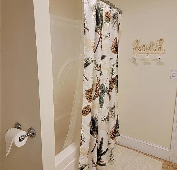 2nd Floor Full Bath