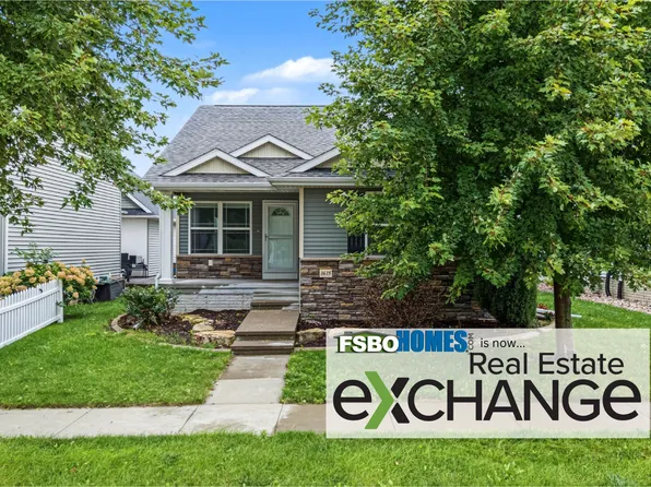 1615 Parkview Ln, Davenport, IA 52807