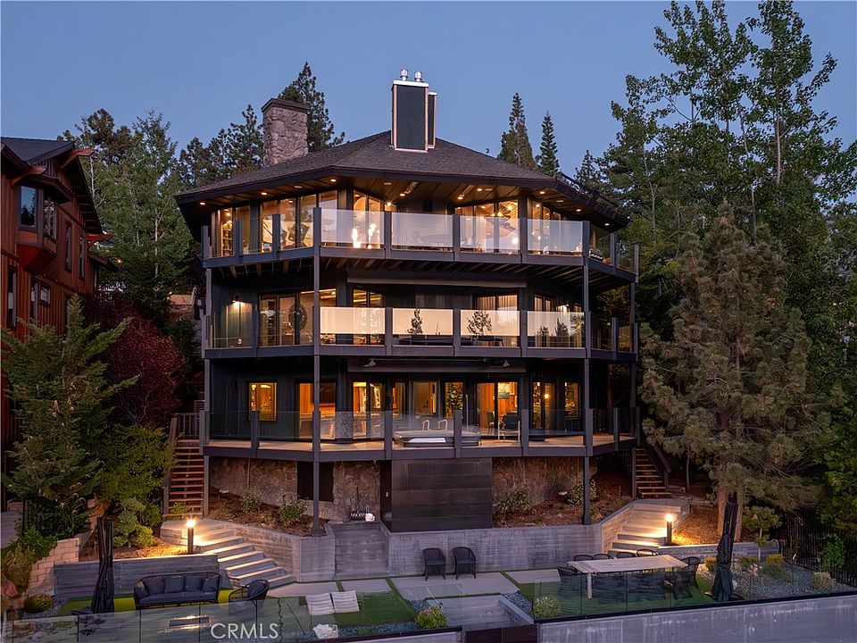 1st image of 623 Cove Dr