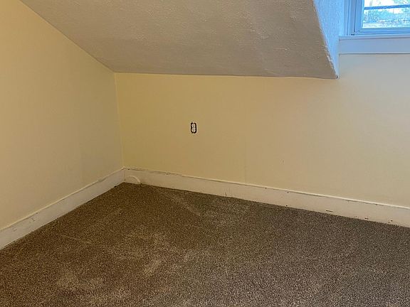 5th image of 875 Jefferson Blvd #1