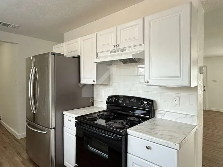 3713 Candlebluff Dr — Photo 4