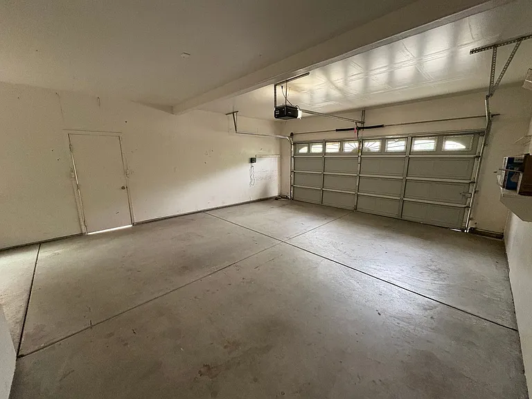 1249 N Julieann Ct — Photo 41