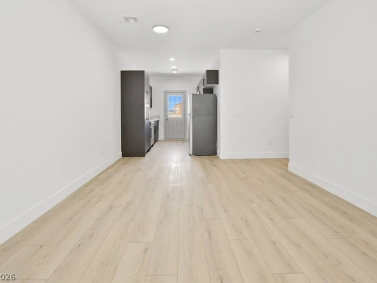 2001 S Dandelion St #2 — Photo 8
