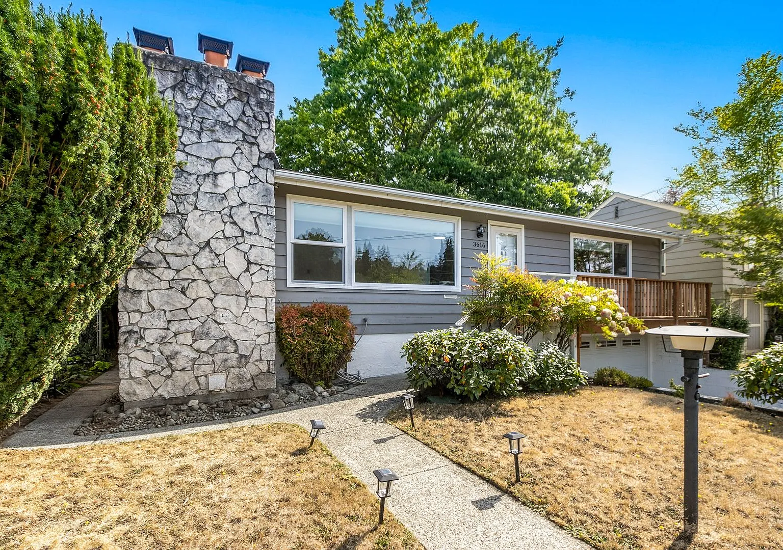 4Bd/2.5Ba Seattle Home — Photo 4