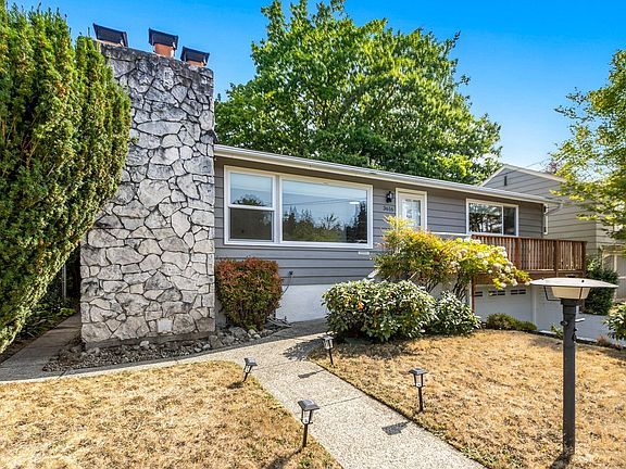 4th image of 3616 33rd Ave W
