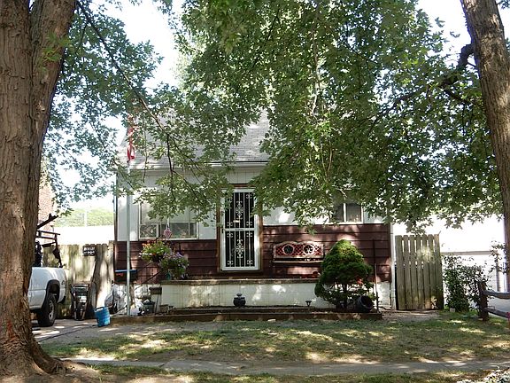 2nd image of 18325 Hanna St