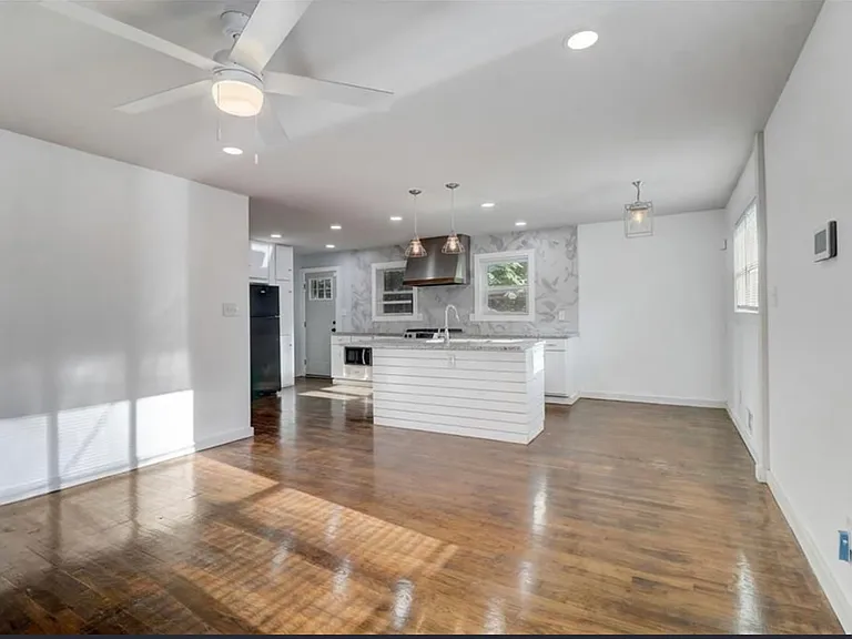 271 Childs Dr NW — Photo 3