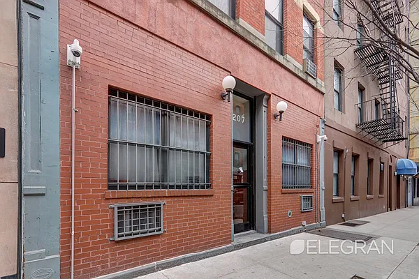 Rented by (Legacy) Elegran | media 9