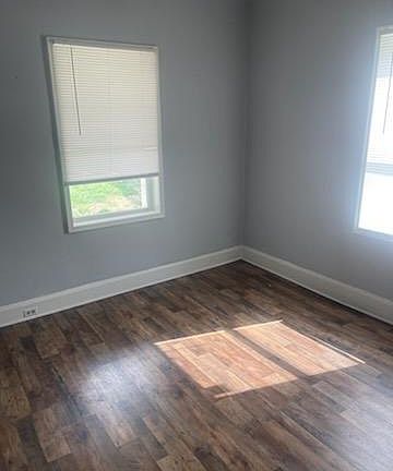 2nd image of 725 Vine St