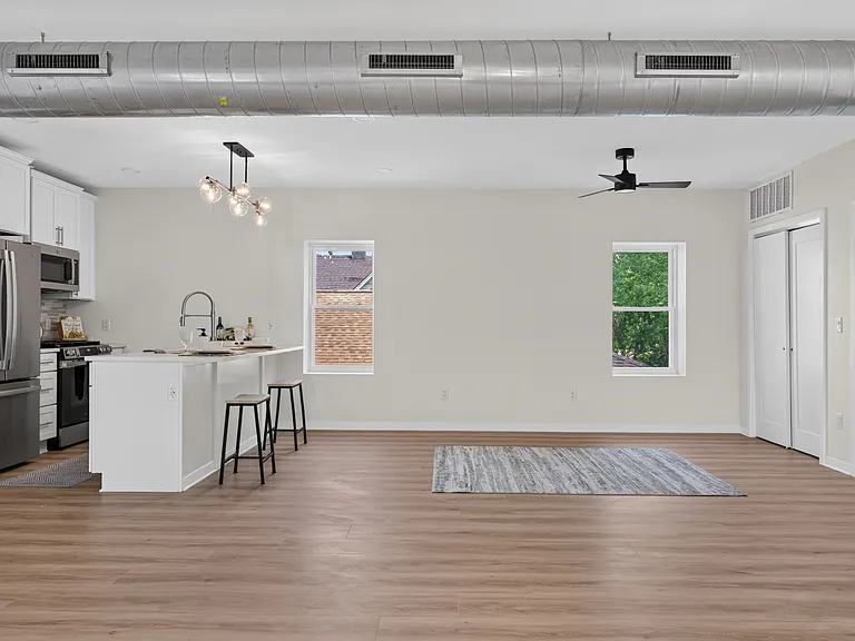 2995 S Clement Ave #A — Photo 8