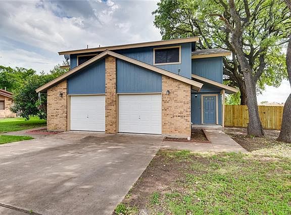 3rd image of 305 Villa Oaks Cir