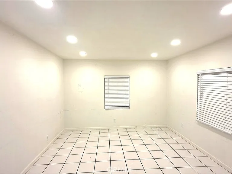 2820 7th Ave #2820 — Photo 15
