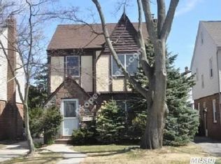 8637 253rd St, Bellerose, NY 11426