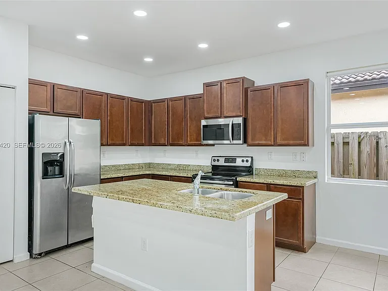 11863 SW 253rd St — Photo 15