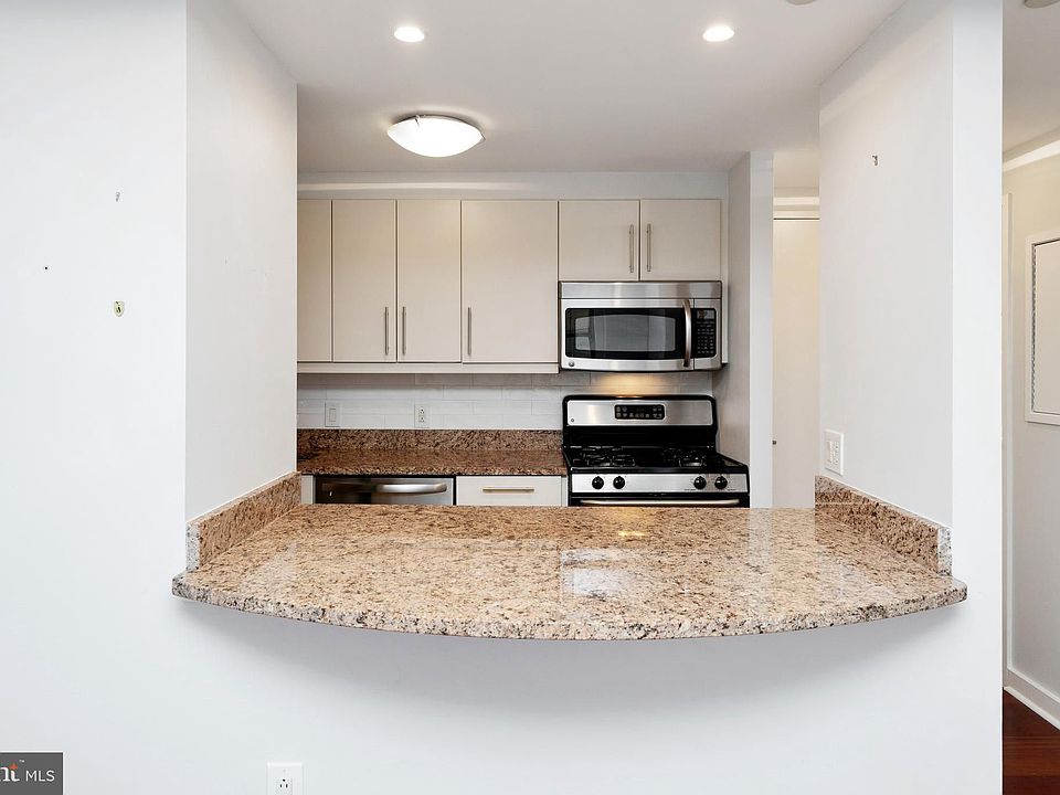 1st image of 219 S 18th St #29-1403