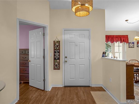 3rd image of 3310 N Canterbury Lake Dr