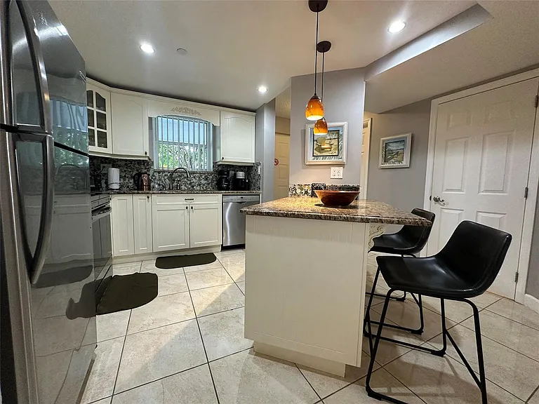 17801 N Bay Rd #212 — Photo 9