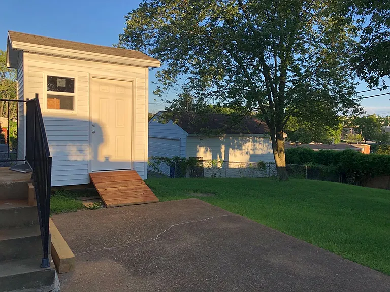 9708 Ridge Ave — Photo 11