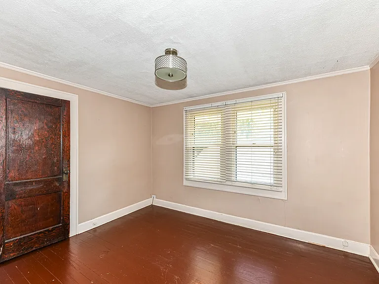 6040 N College Ave — Photo 9
