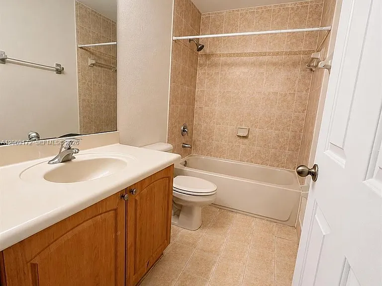 2528 SE 14th Ave #296 — Photo 11