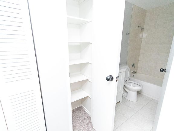 5th image of 17641 Central Park Ave
