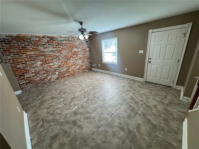 2 bed, 1.5 bath, 1171 sqft, $1,700 — Photo 3
