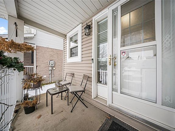4th image of 469 Old Newbury Ln