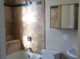 1619 W Wallen Ave APT 2W, Chicago, IL 60626