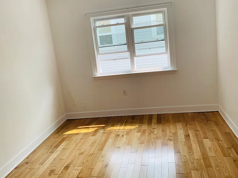 33-35 Pennsylvania Ave #2 — Photo 9