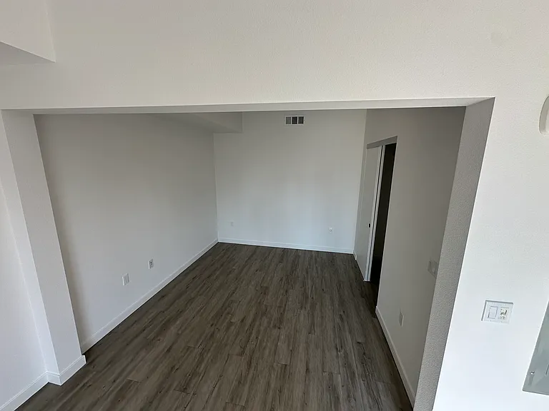 1100 W Temple St — Photo 13