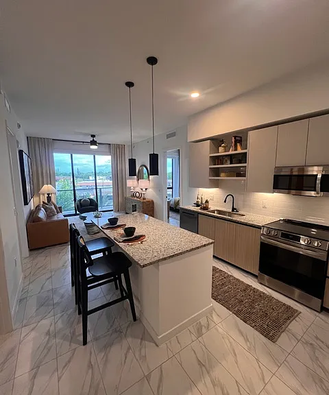 16069 W Dixie Hwy #202 — Photo 1