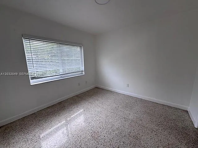 900 SW 5th Ave #3 — Photo 11