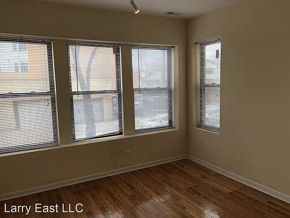 5th image of 4750 N Sacramento Ave APT 1E