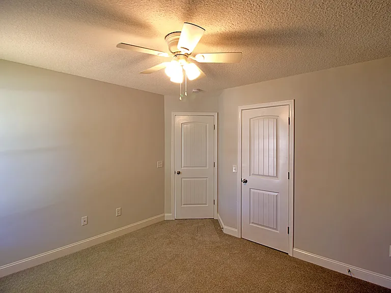 326 Fairview Cir — Photo 18