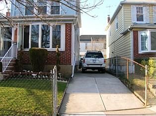 2nd image of 25715 E Williston Ave
