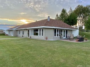 3964 D Rd, Bark River, MI 49807