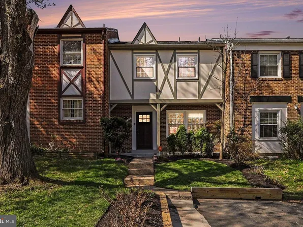 6308 Paddington Ln, Centreville, VA 20120