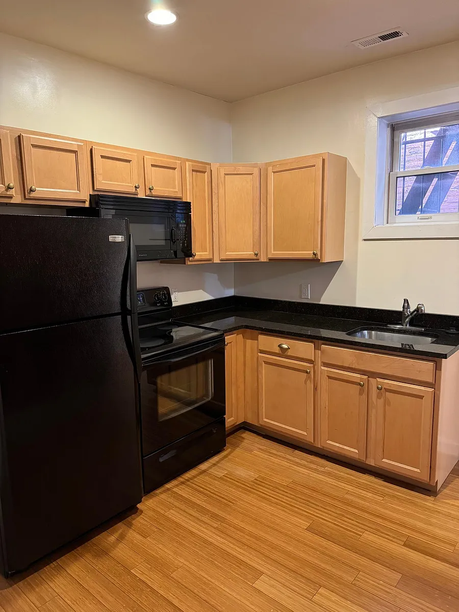 Building Photo - 924 N Calvert St #2R