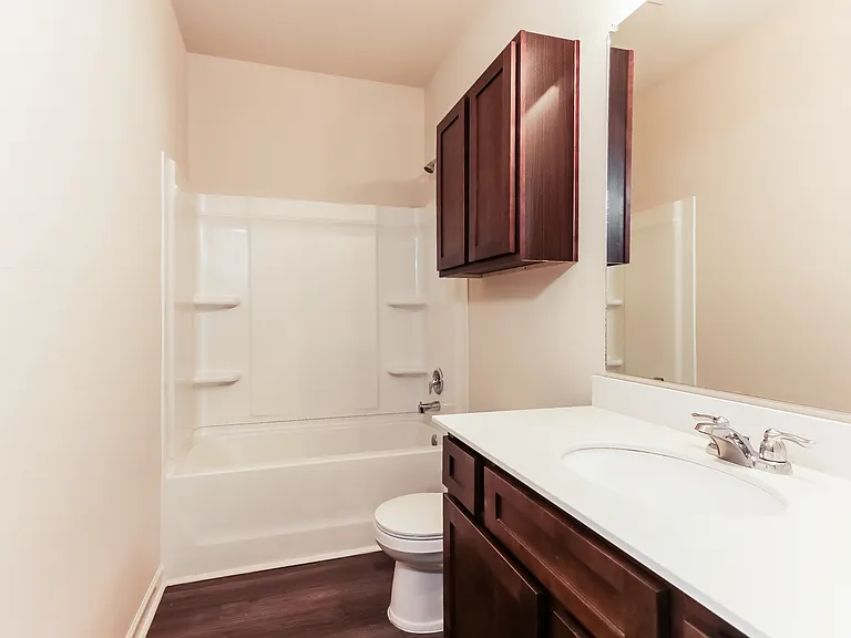 325 Clover Cir — Photo 15
