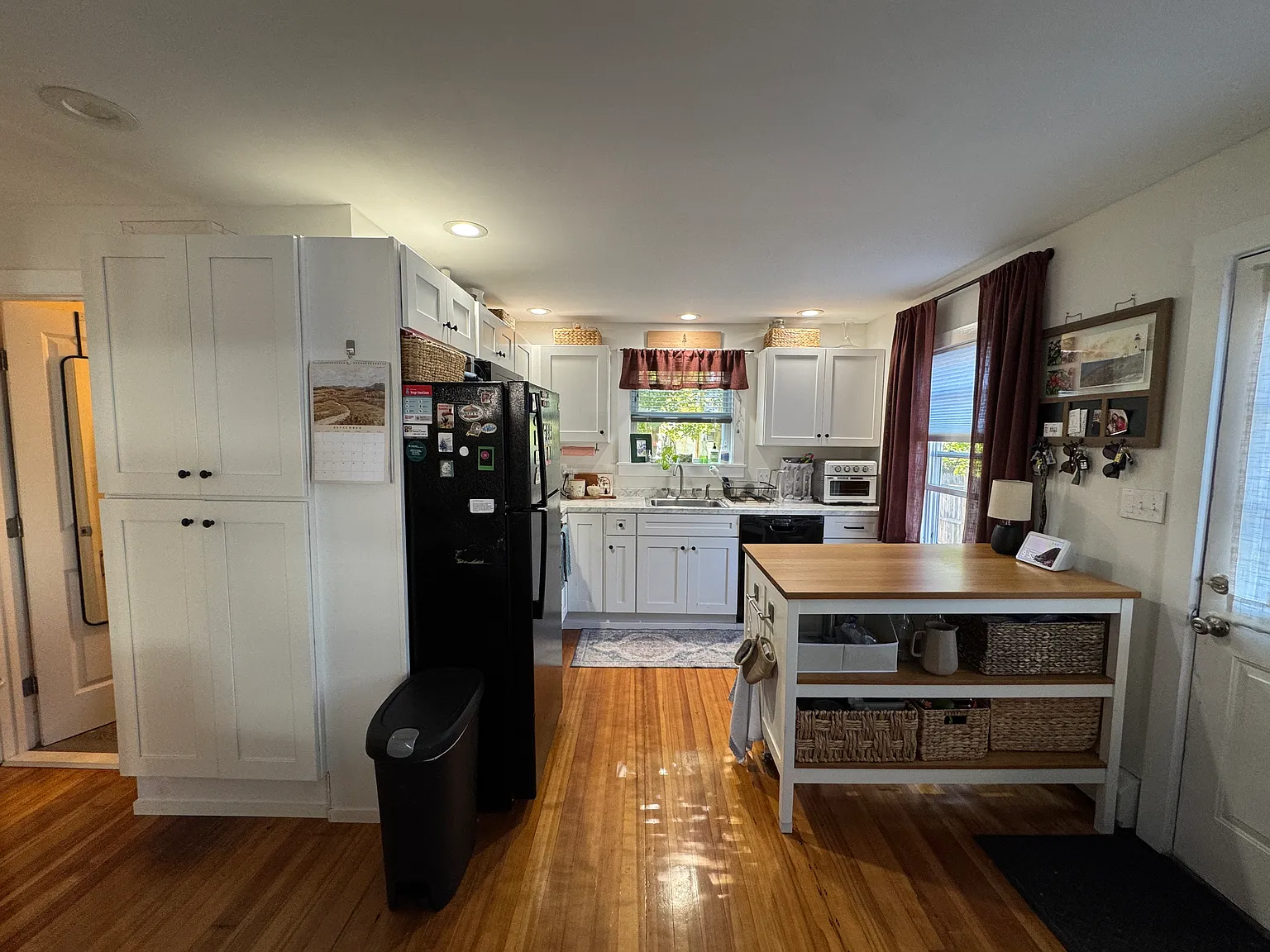 2 bed, 750 sqft, $2,300 — Photo 3