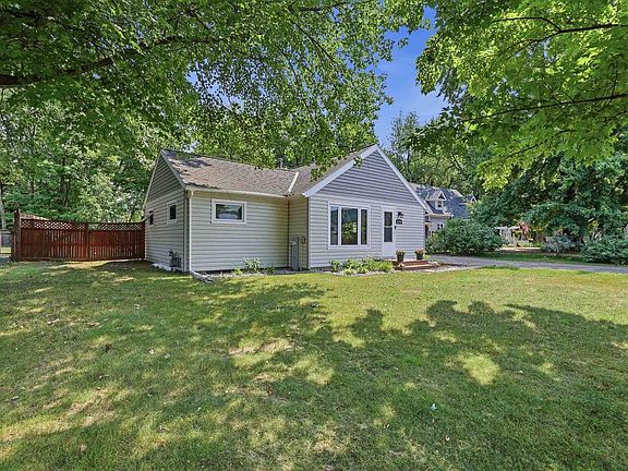 3rd image of 227909 PARTRIDGE AVENUE