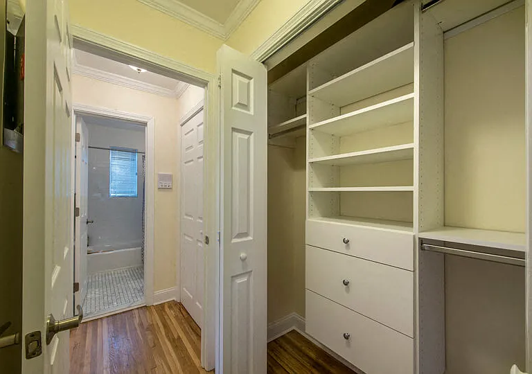 St. Paul Gardens - Custom Closets