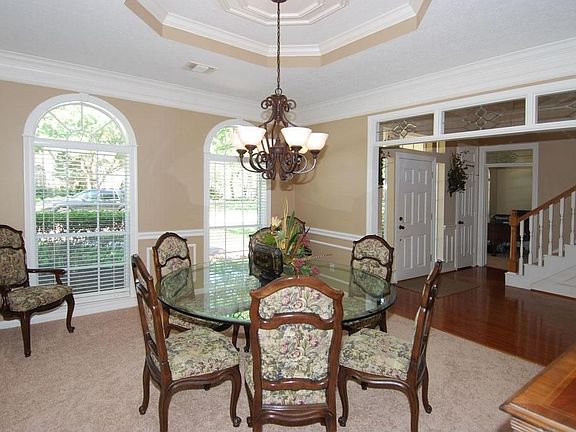 5th image of 2315 Stately Oak St